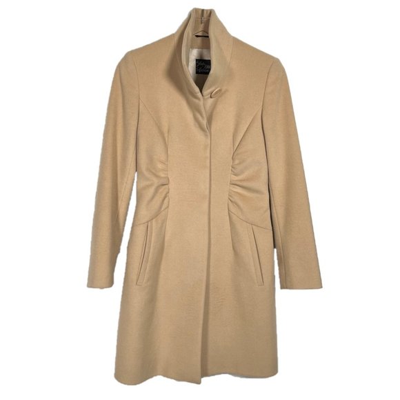 Saks Fifth Avenue Wool & Cashmere Camel Ruched Sides Button Front Coat Size 2 - Picture 1 of 7